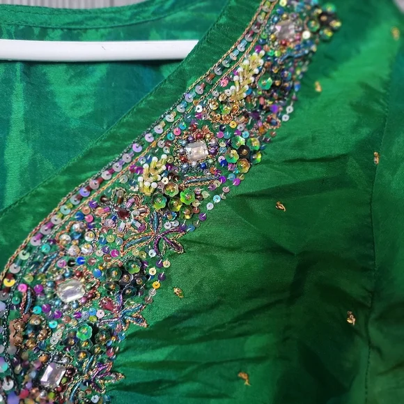 Elegant Green Embellished Dress, Size, Call Out In The Picture Under The Pits. - Picture 5 of 14